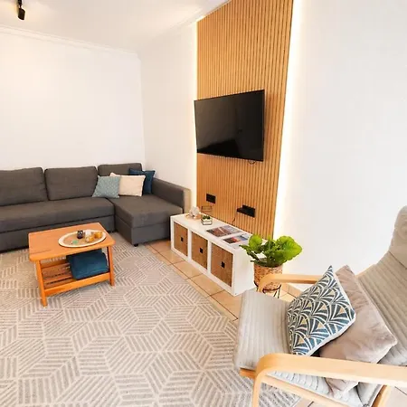 Casa Do Mike - Cozy 1 Bedroom Steps From The شقة نازاريه